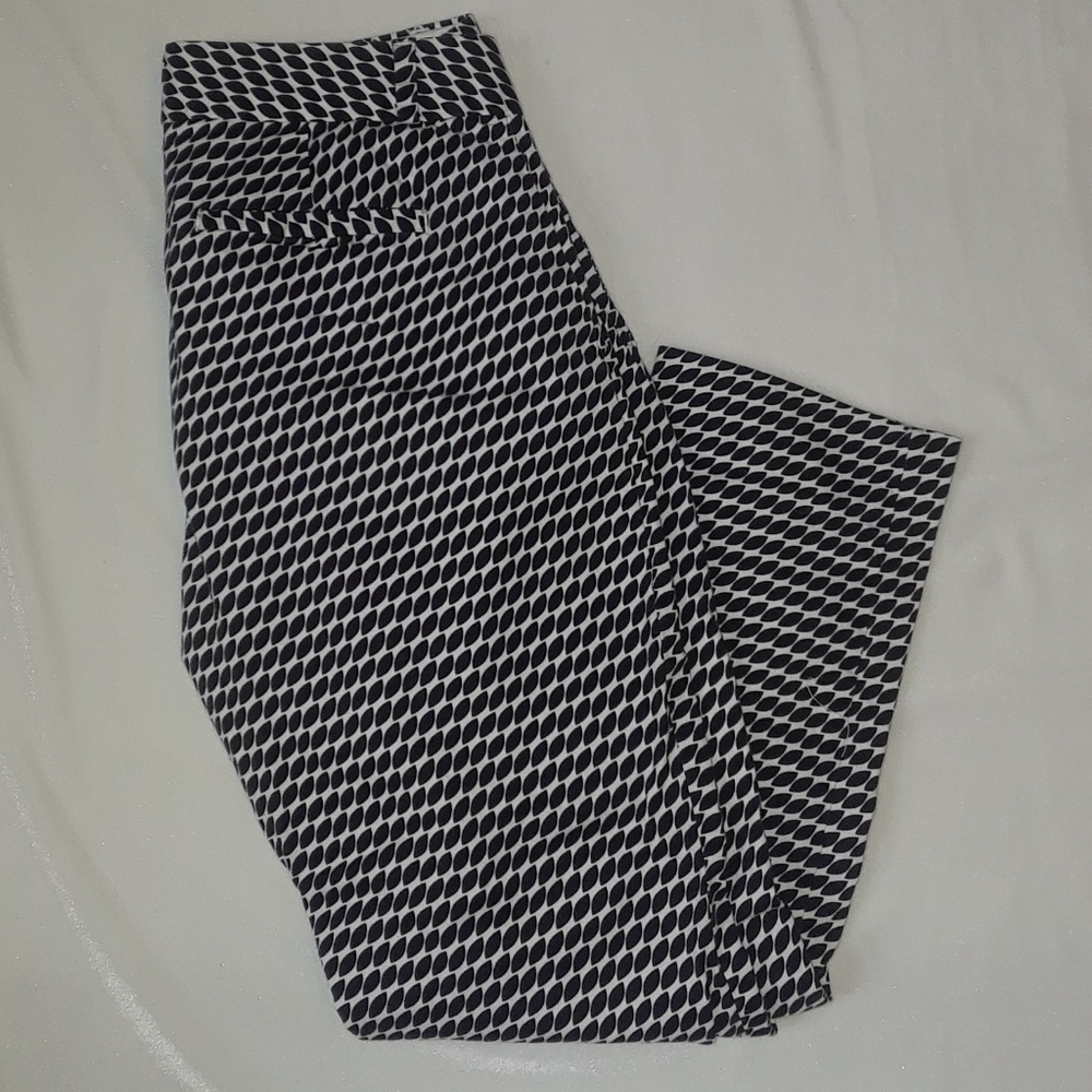 Banana Republic black and white capris